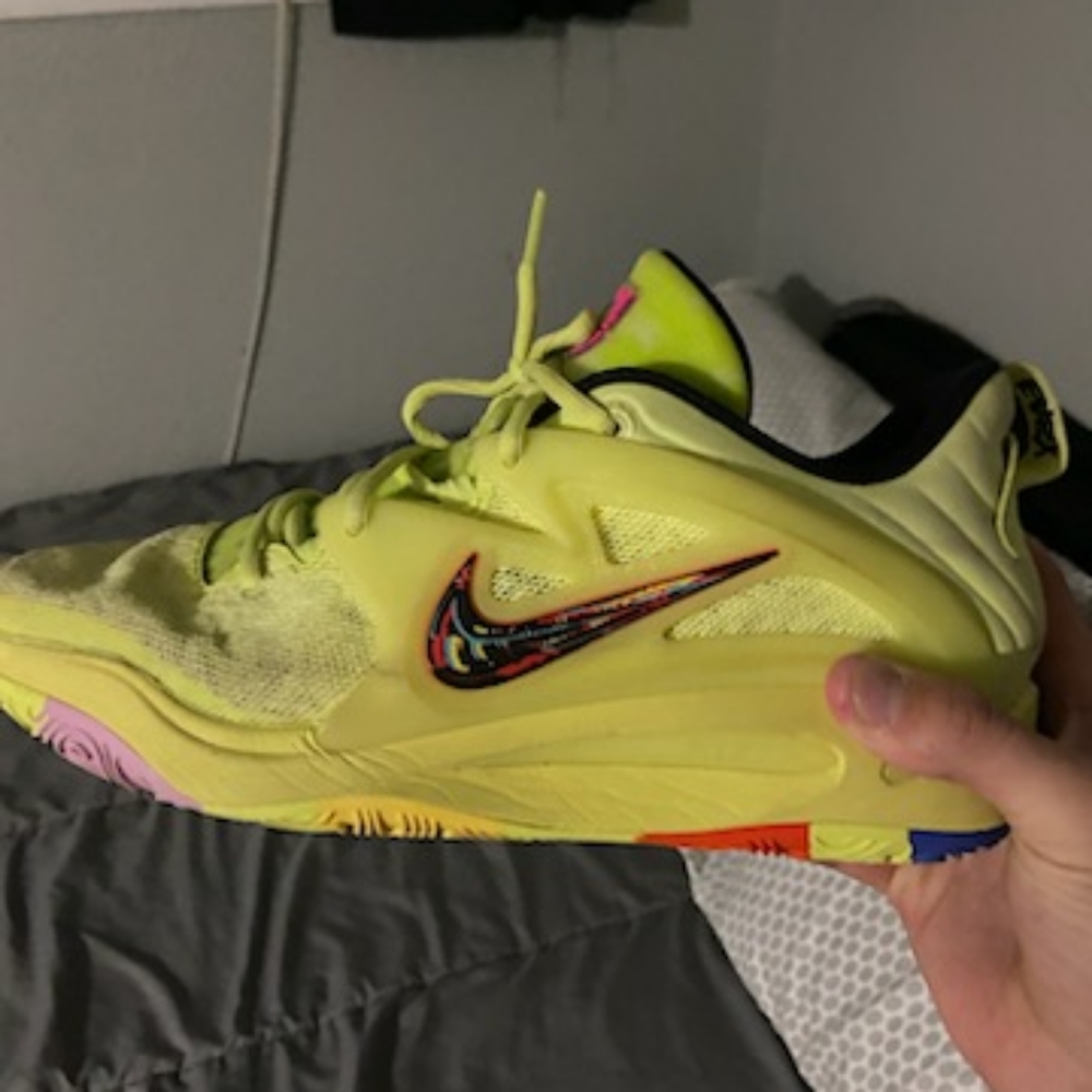 Yellow Kevin Durant Nike basketball shoes. Size 11.5